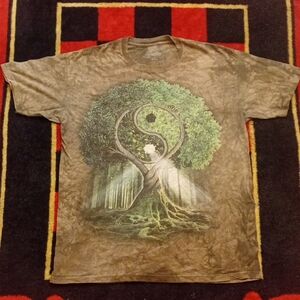 Brown Tree Graphic Men's Shirt